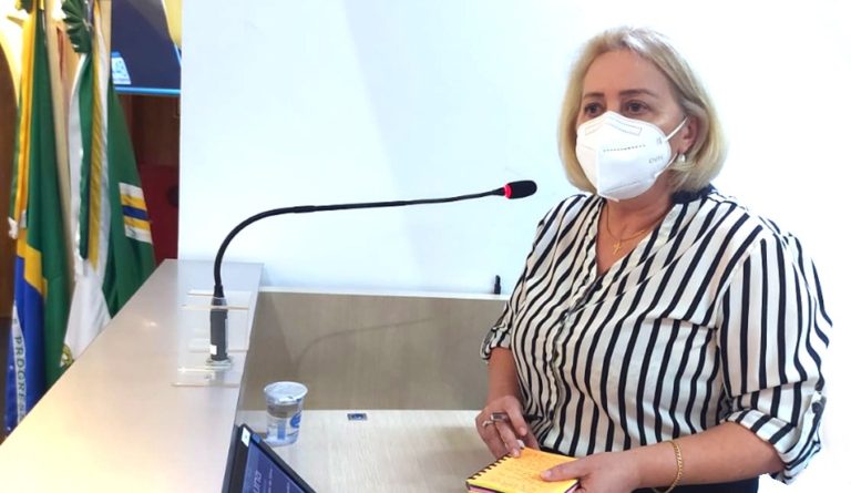 Dra. Regina faz apelo pela revisão do sistema de pagamento da Zona Azul