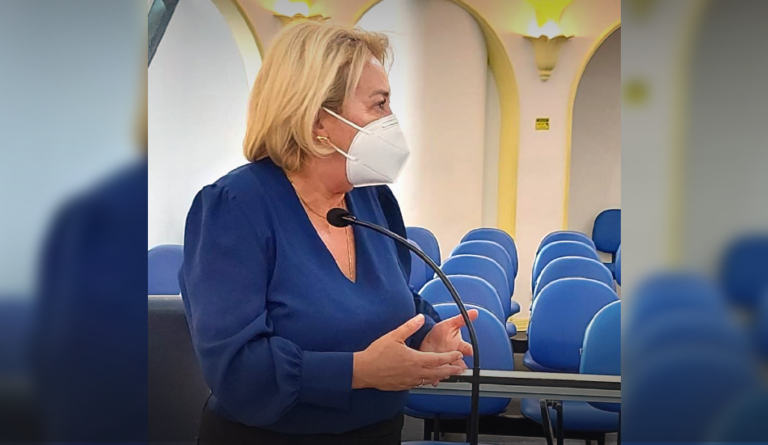 DRA. REGINA COBRA O EXECUTIVO INFORMAÇÕES A RESPEITO DAS CIRURGIAS ELETIVAS E EXAMES PARADOS