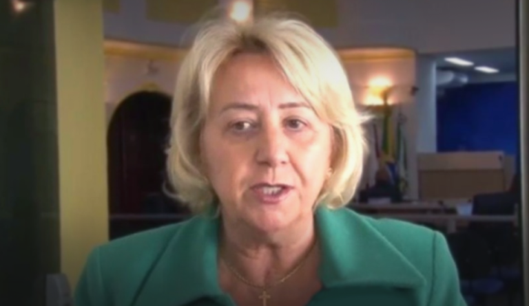DRA. REGINA CONTINUA A COBRAR EXPLICAÇÕES SOBRE POSSÍVEL INDÚSTRIA DA MULTA NA CIDADE